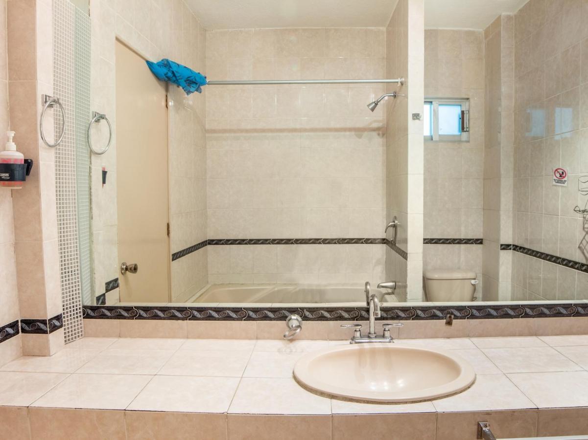Capital O Hotel Villa Monini Πουέμπλα Εξωτερικό φωτογραφία