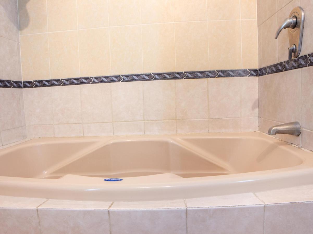 Capital O Hotel Villa Monini Πουέμπλα Εξωτερικό φωτογραφία